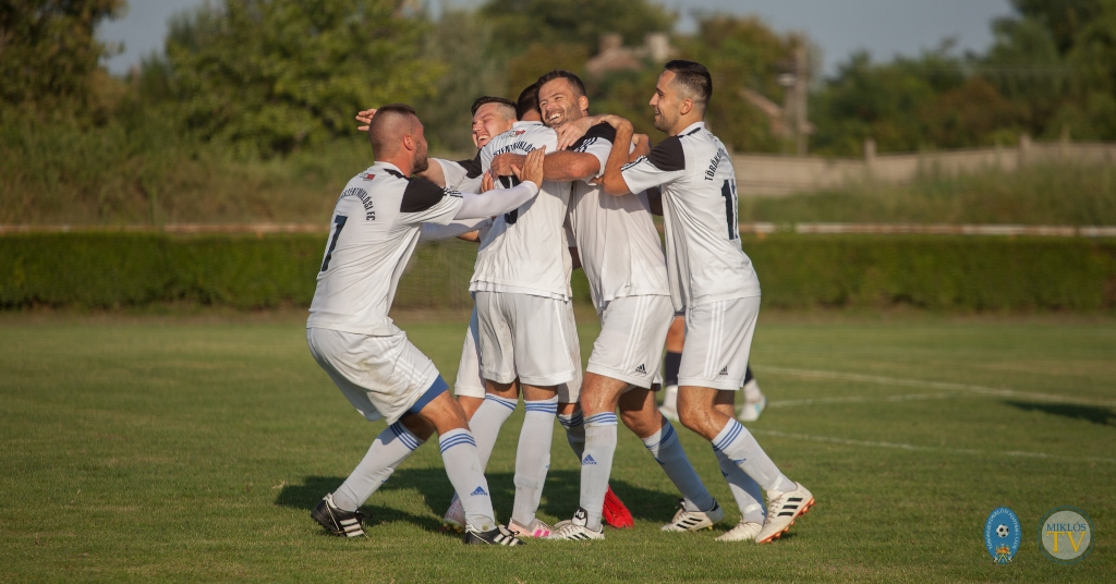 TÖRÖKSZENTMIKLÓSI FC – KÜZDELMES MECCSEN GYŐZTÉK LE MEZŐTÚRT