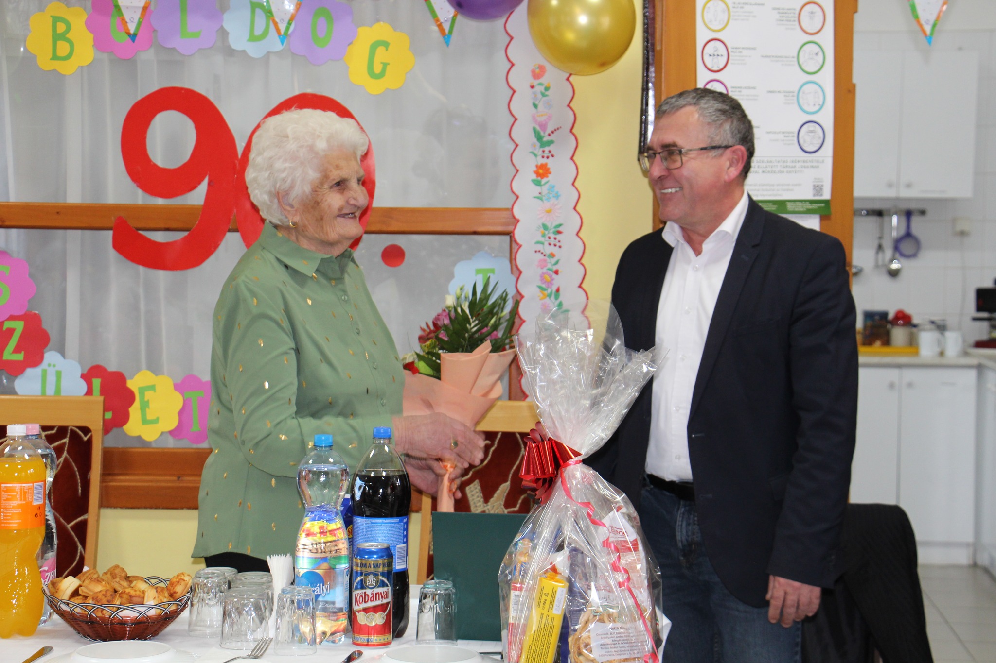 Erzsi néni 90 éves: Egy életút ünnepe